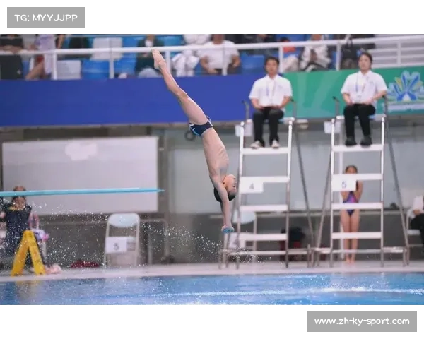 14岁小将周宇轩惊艳全国青年跳水锦标赛 斩获10米台冠军